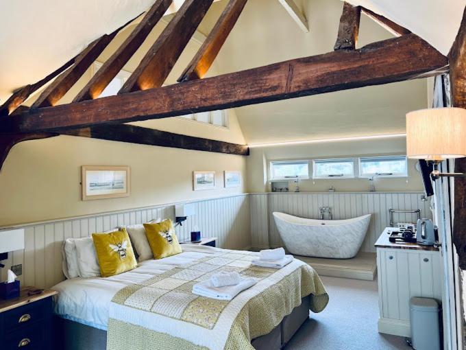 Dingle Marsh Barns 호텔 던위치 외부 사진
